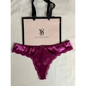NWT Victoria’s Secret Vintage Dream Angels Lace Thong – Purple – Size XS – 2018